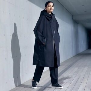 Uniqlo X Theory Hooded Rain Coat Parka  M / L